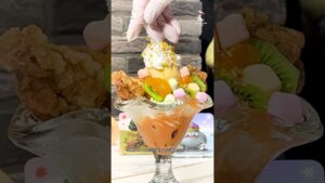 唐揚げとパフェを組み合わせた「アゲぴぴのアゲアゲ唐揚げパフェ」！『#ドラゴンクエストモンスターズ３ 』コラボメニュー#shorts #dqm3 #スクエニカフェ